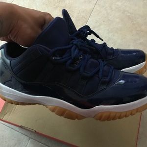 Jordan Navy Gum 11s